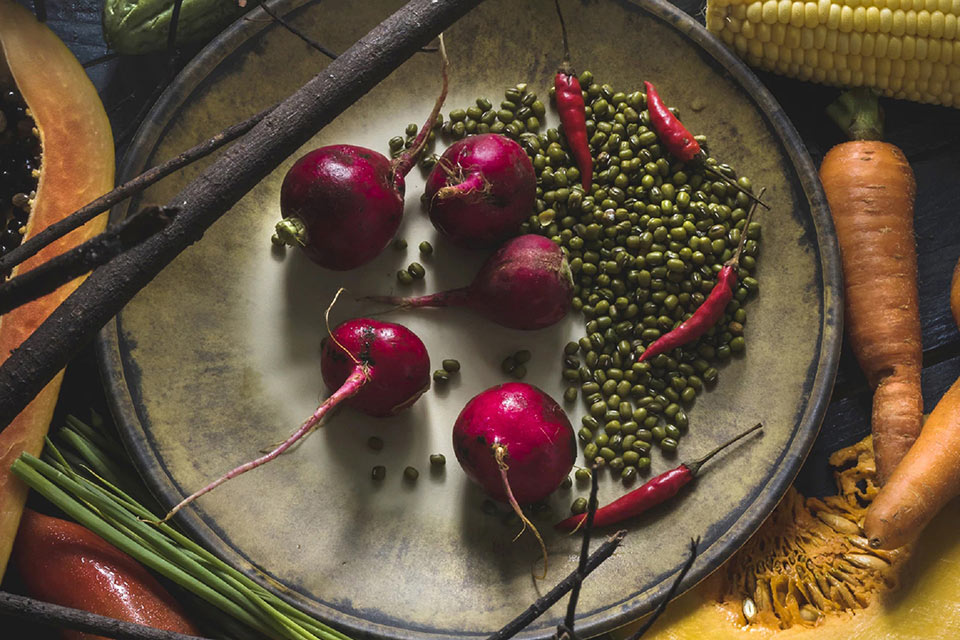 Legumbres y verduras en un plato