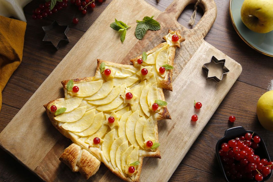 Tarta de manzana con forma de árbol de Navidad