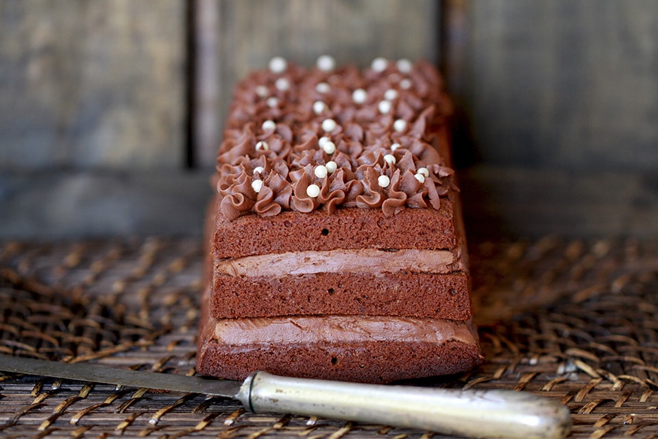 Pastel de chocolate con crema de queso