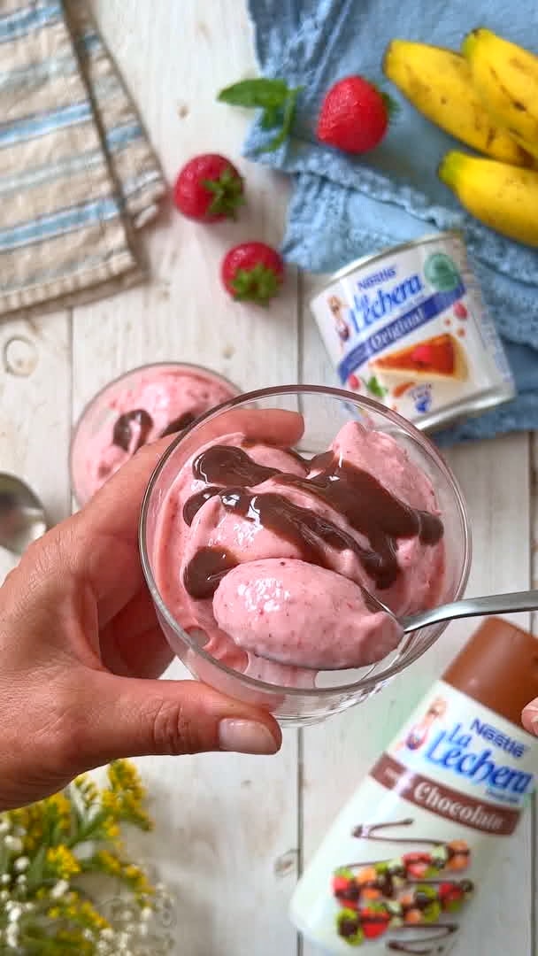 Helado de fresa y plátano