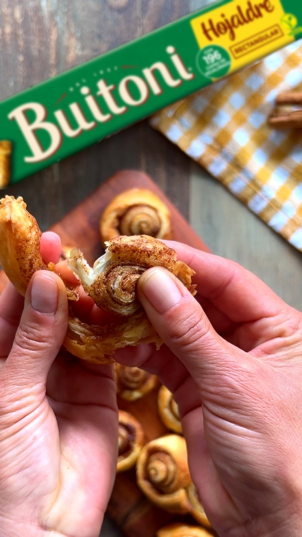 Rollitos de canela con hojaldre